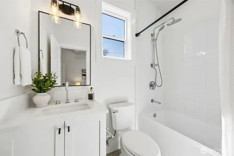 7502 32nd Avenue NE Seattle WA 98115