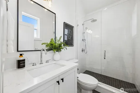7502 32nd Avenue NE Seattle WA 98115