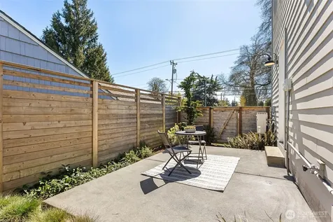 7502 32nd Avenue NE Seattle WA 98115
