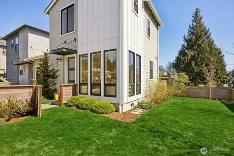 7502 32nd Avenue NE Seattle WA 98115