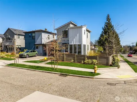 7502 32nd Avenue NE Seattle WA 98115