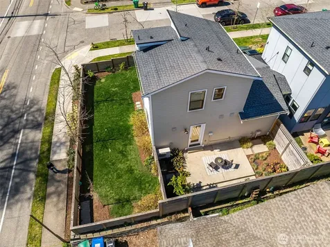 7502 32nd Avenue NE Seattle WA 98115