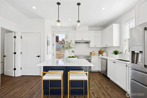 7502 32nd Avenue NE Seattle WA 98115