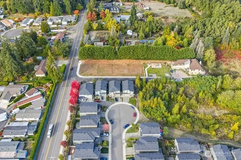 372 29th Avenue S Federal Way WA 98003