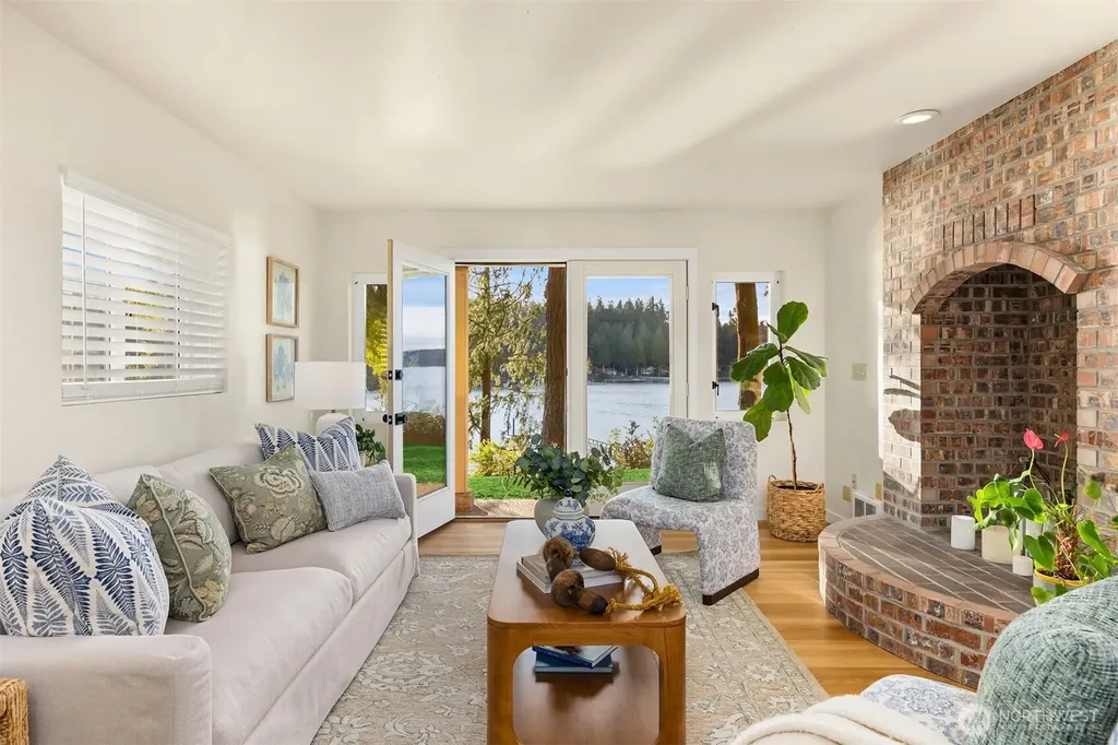 6518 NE Monte Vista Drive Bainbridge Island WA 98110