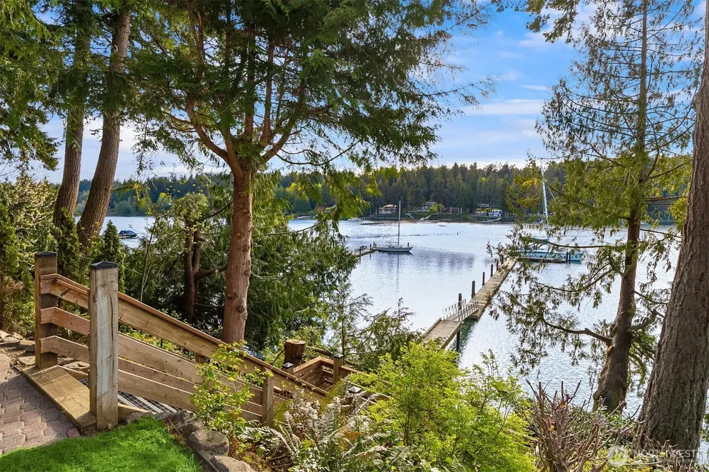 6518 NE Monte Vista Drive Bainbridge Island WA 98110
