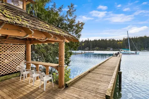 6518 NE Monte Vista Drive Bainbridge Island WA 98110