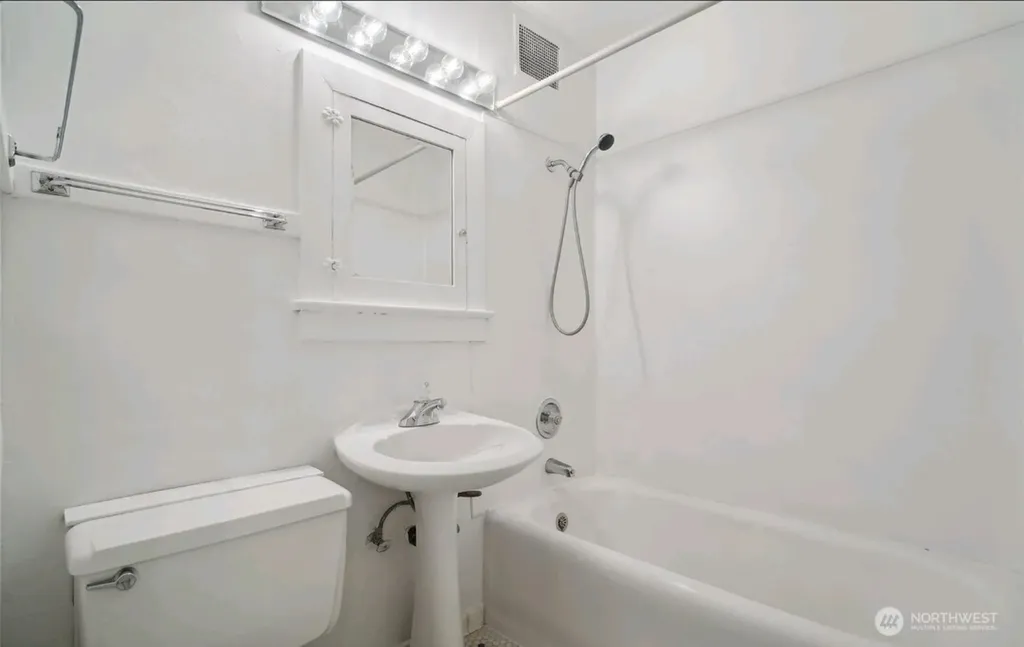 315 12th Avenue E Seattle WA 98102