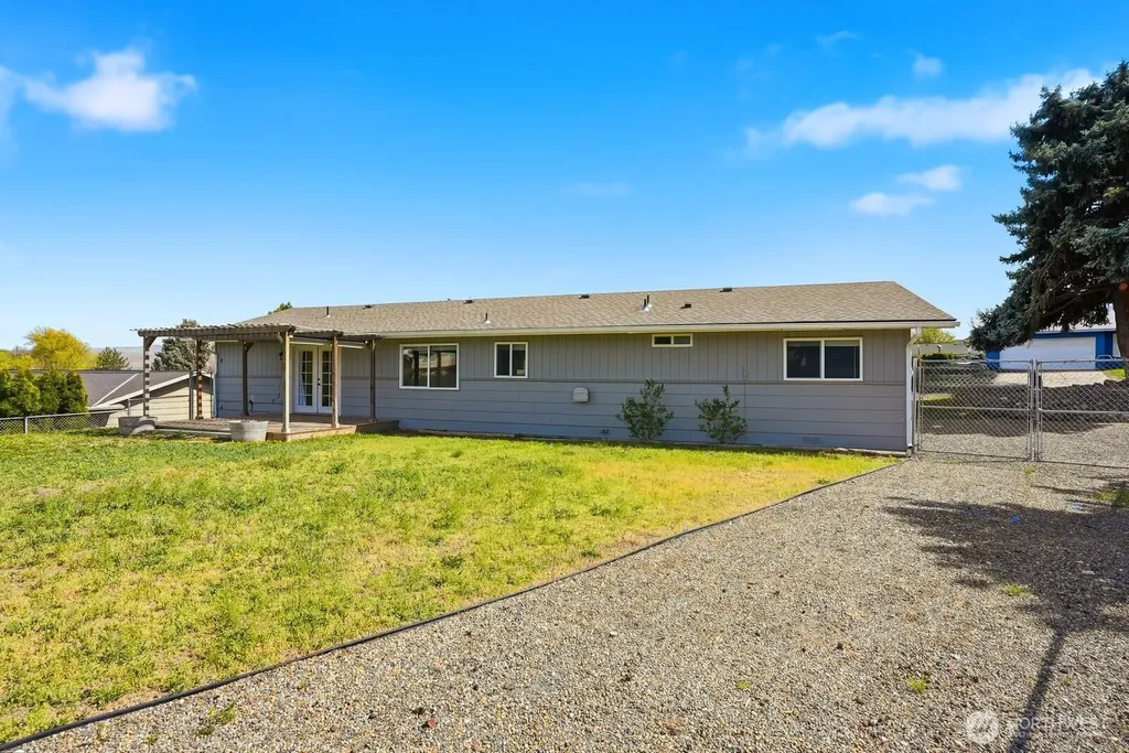 207 Palmer Drive Selah WA 98942