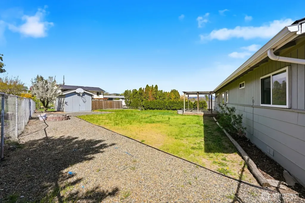 207 Palmer Drive Selah WA 98942