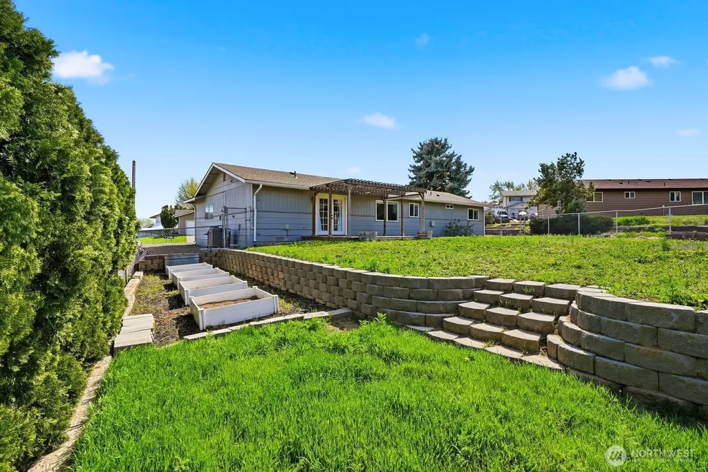 207 Palmer Drive Selah WA 98942