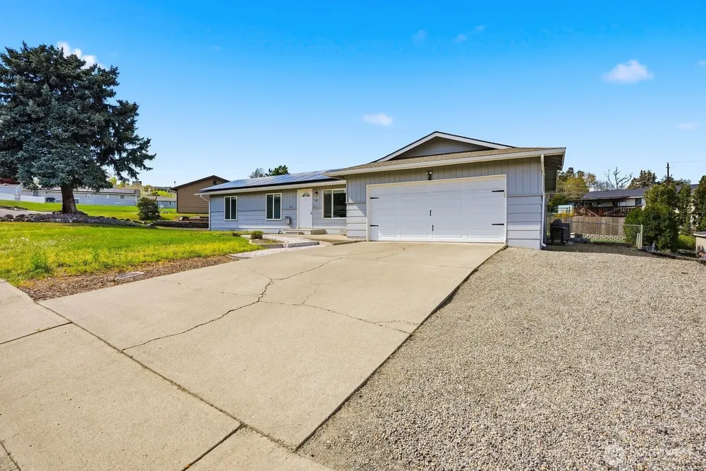 207 Palmer Drive Selah WA 98942