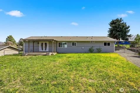 207 Palmer Drive Selah WA 98942