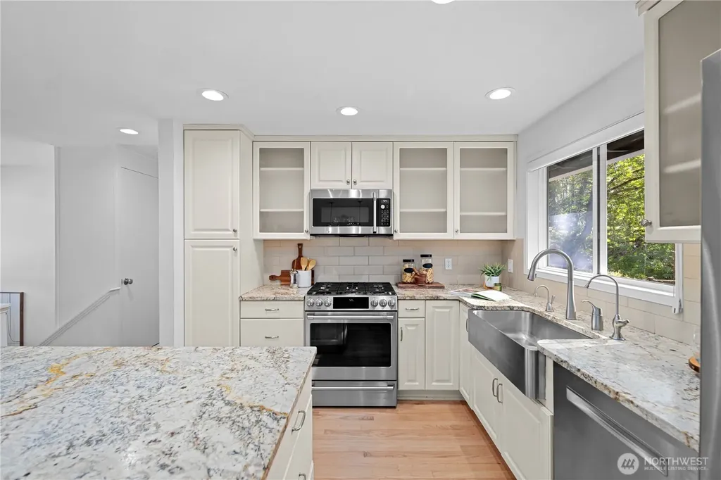 3411 77th Place SE Mercer Island WA 98040