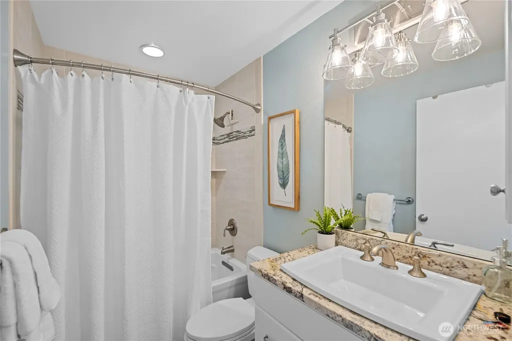 3411 77th Place SE Mercer Island WA 98040