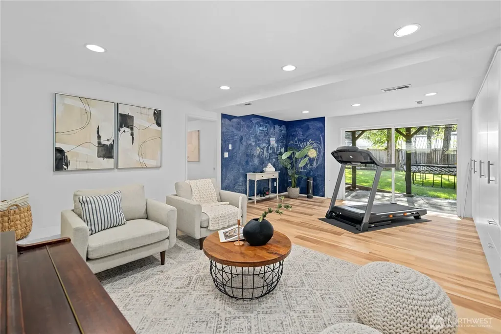 3411 77th Place SE Mercer Island WA 98040