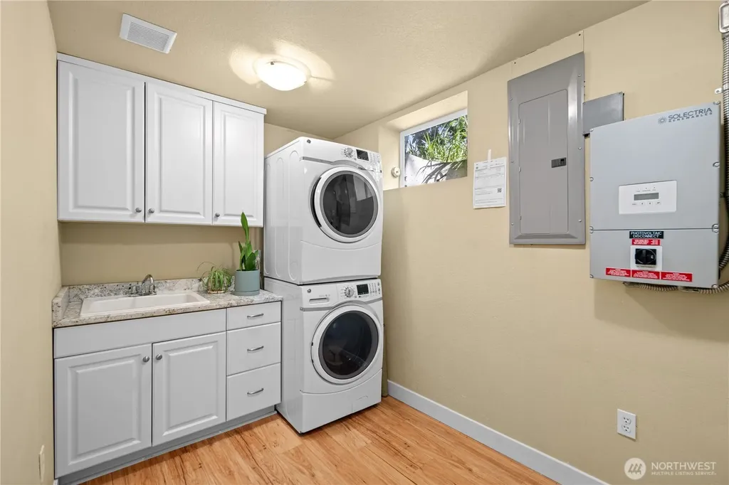 3411 77th Place SE Mercer Island WA 98040