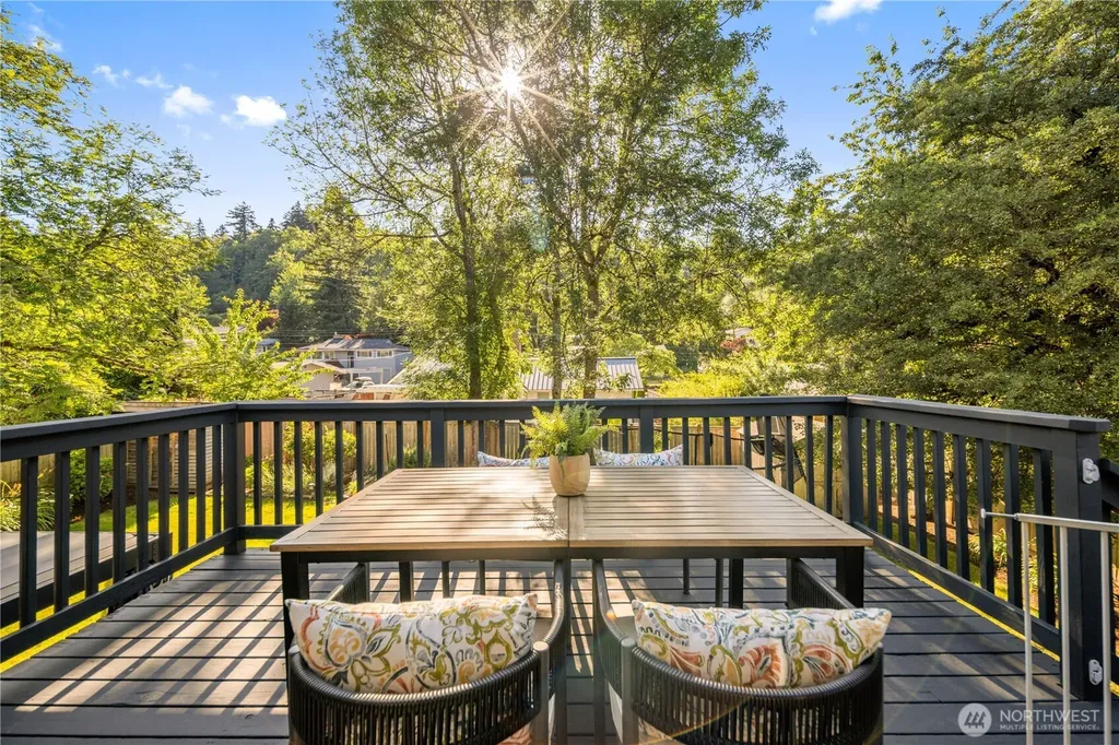 3411 77th Place SE Mercer Island WA 98040