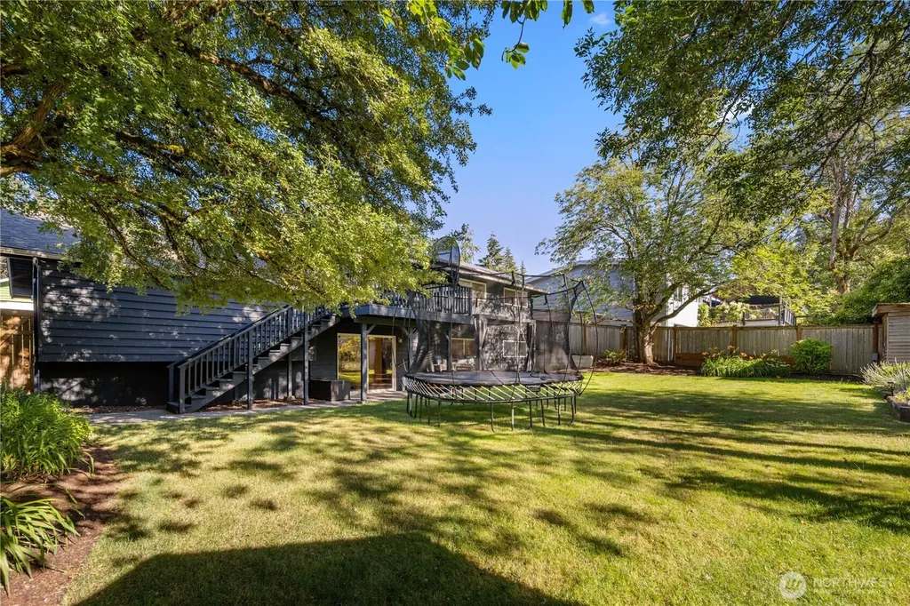 3411 77th Place SE Mercer Island WA 98040