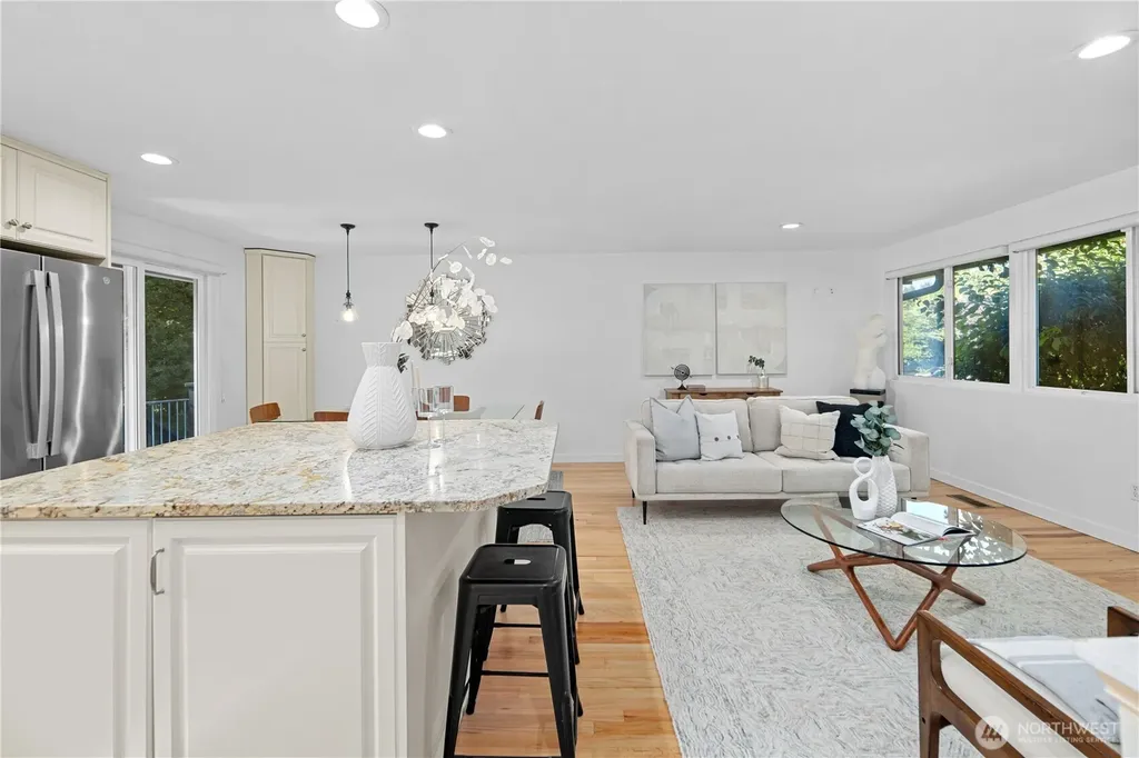 3411 77th Place SE Mercer Island WA 98040