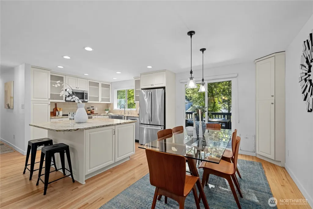 3411 77th Place SE Mercer Island WA 98040