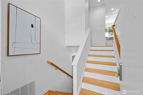 3411 77th Place SE Mercer Island WA 98040