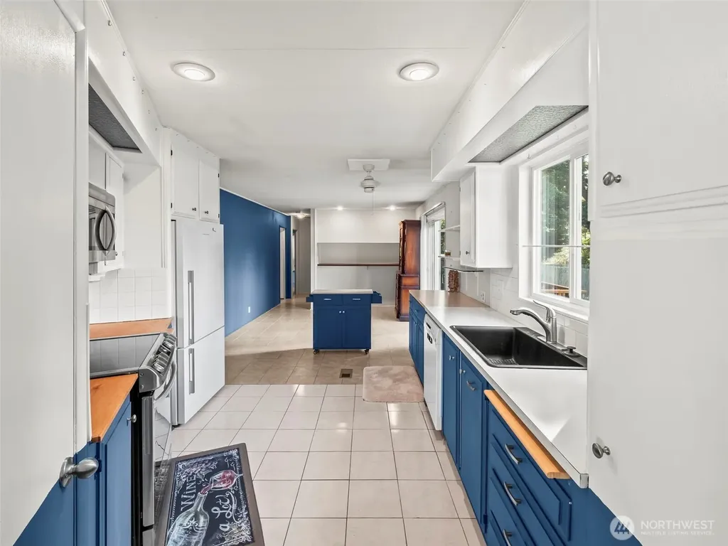 10414 Peacock Hill Avenue Gig Harbor WA 98332
