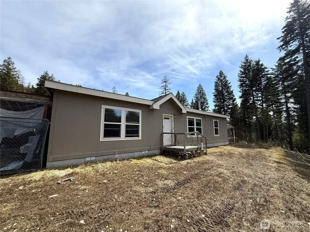 116 N Cape Labelle Road Wauconda WA 98859