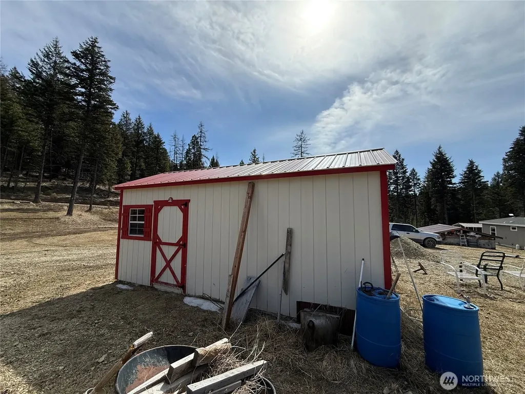 116 N Cape Labelle Road Wauconda WA 98859