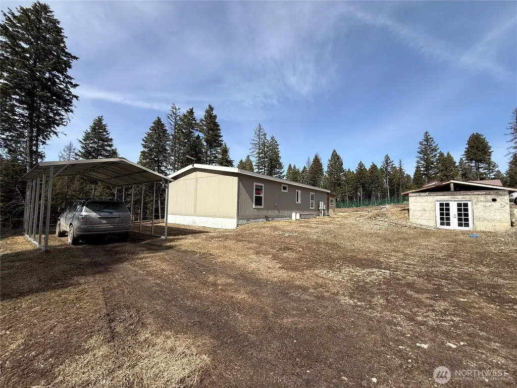 116 N Cape Labelle Road Wauconda WA 98859