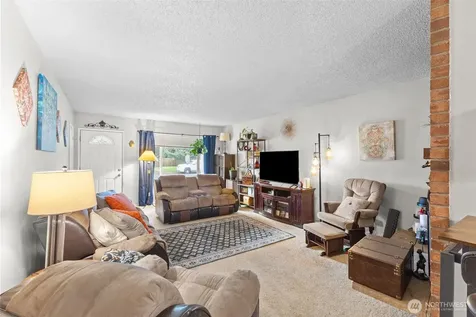 14209 107th Avenue Ct E Puyallup WA 98374
