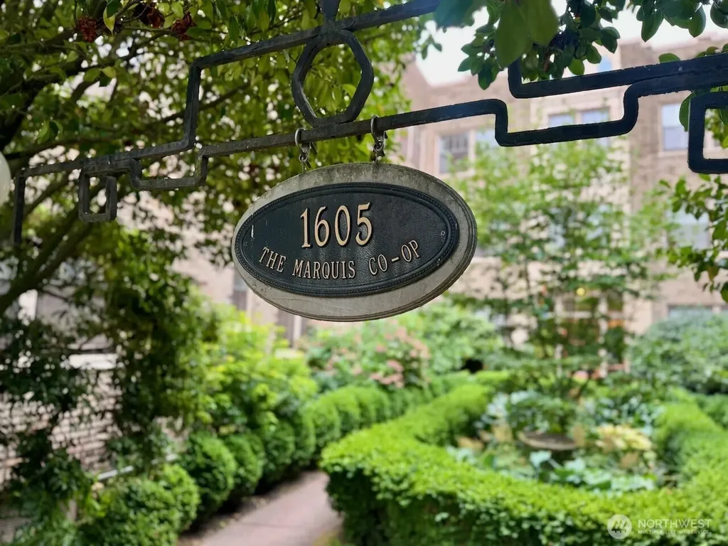 1605 E Olive Street Seattle WA 98122