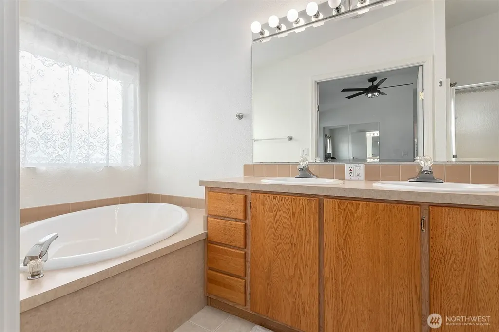 5589 Bay Ridge Drive Blaine WA 98230