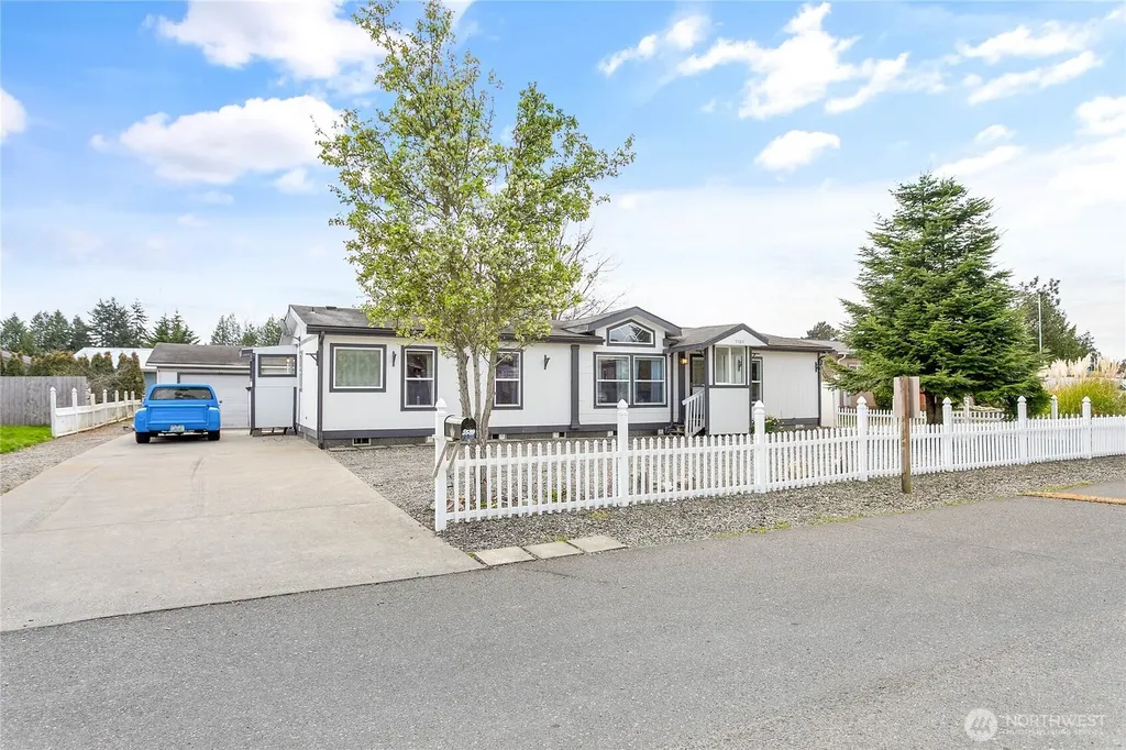 5589 Bay Ridge Drive Blaine WA 98230