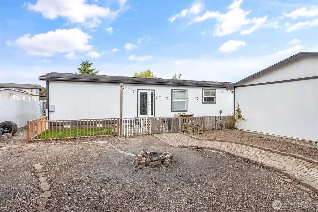5589 Bay Ridge Drive Blaine WA 98230