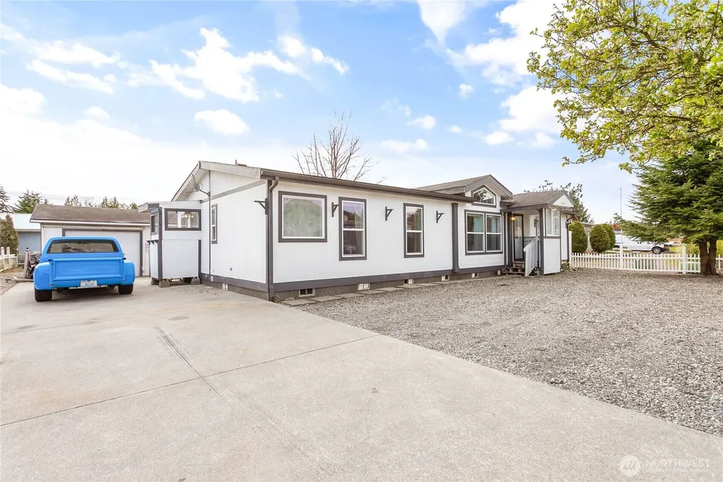 5589 Bay Ridge Drive Blaine WA 98230