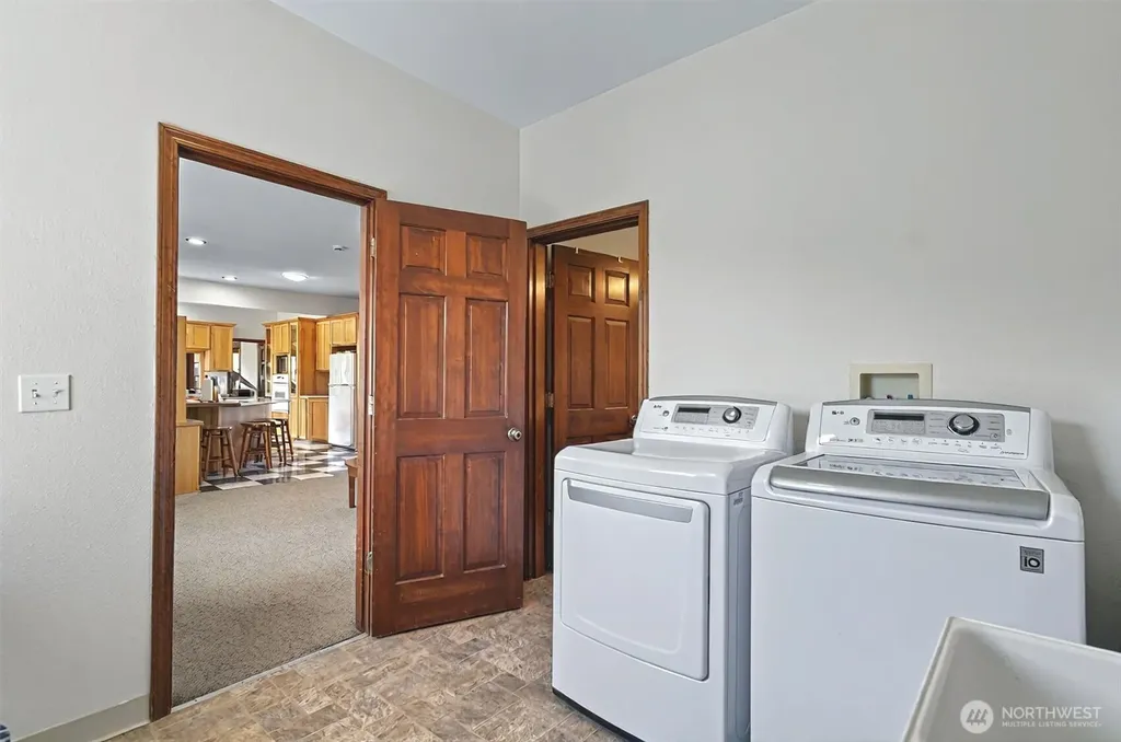 1710 W State Route 4 Skamokawa WA 98647