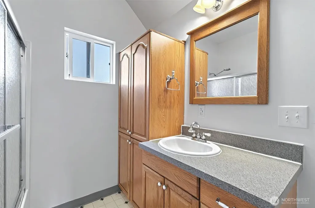 1710 W State Route 4 Skamokawa WA 98647