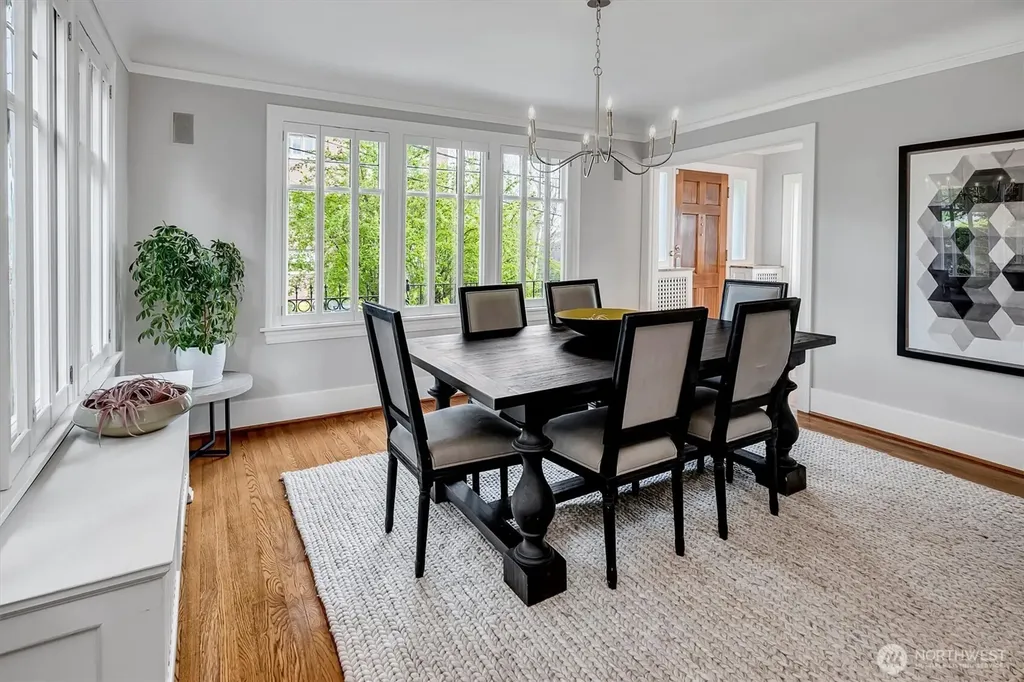 371 Prospect Street Seattle WA 98109