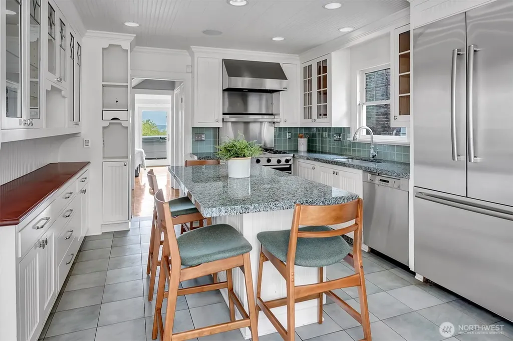 371 Prospect Street Seattle WA 98109