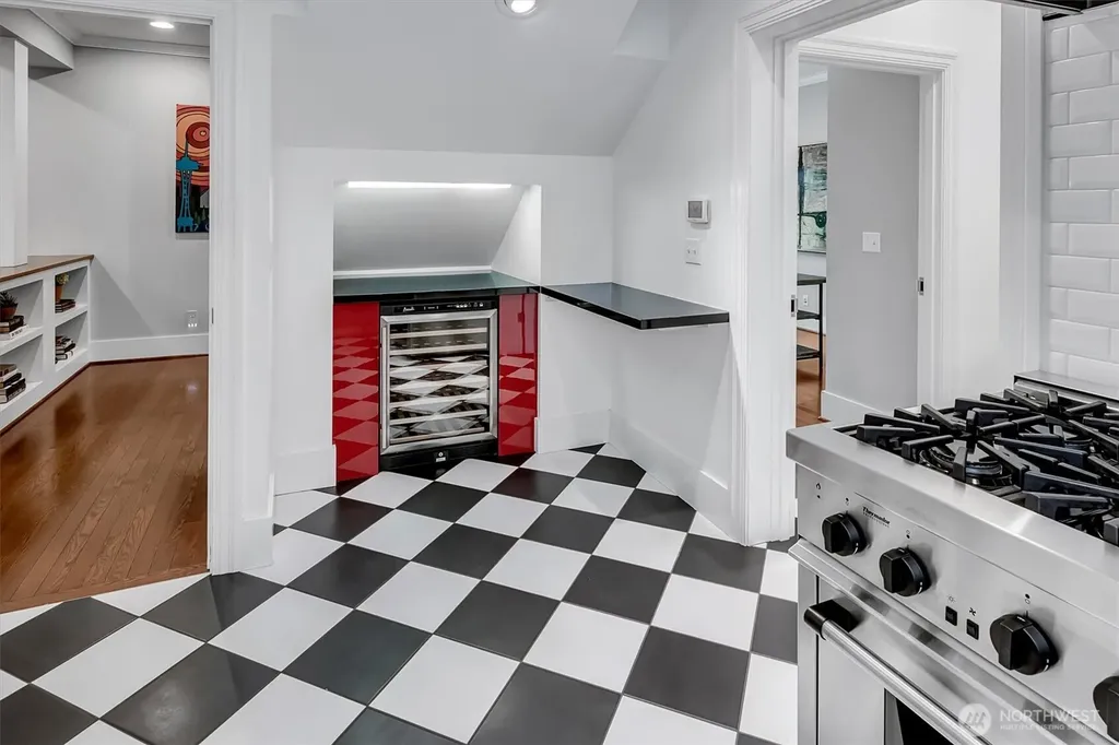 371 Prospect Street Seattle WA 98109