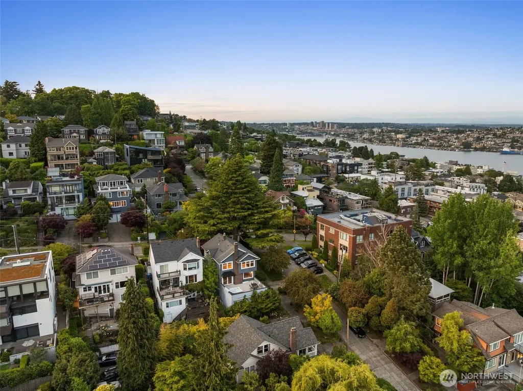 371 Prospect Street Seattle WA 98109