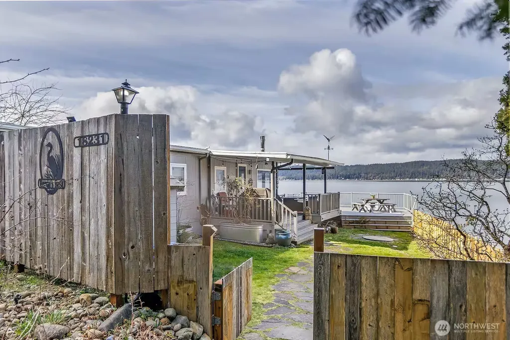 18231 NE North Shore Road Tahuya WA 98588