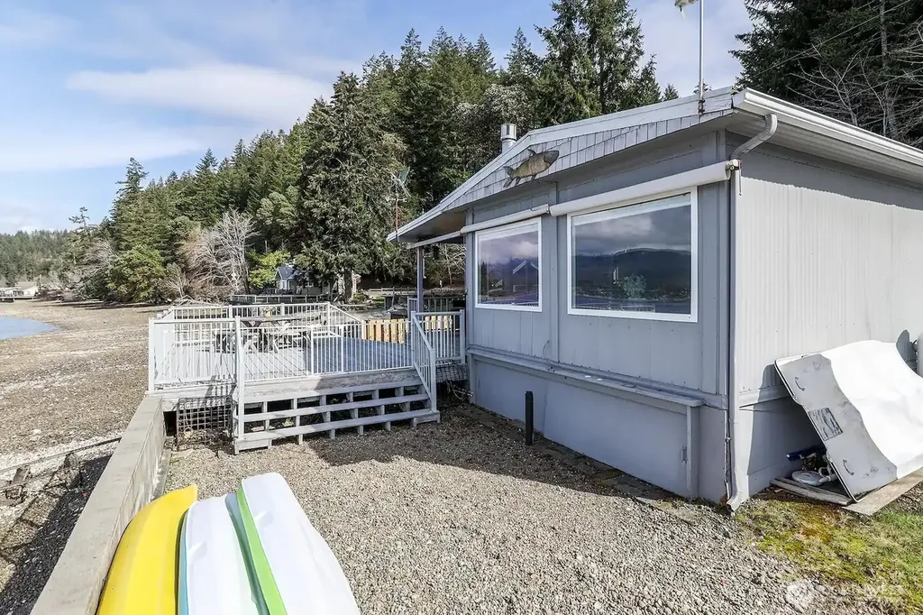 18231 NE North Shore Road Tahuya WA 98588
