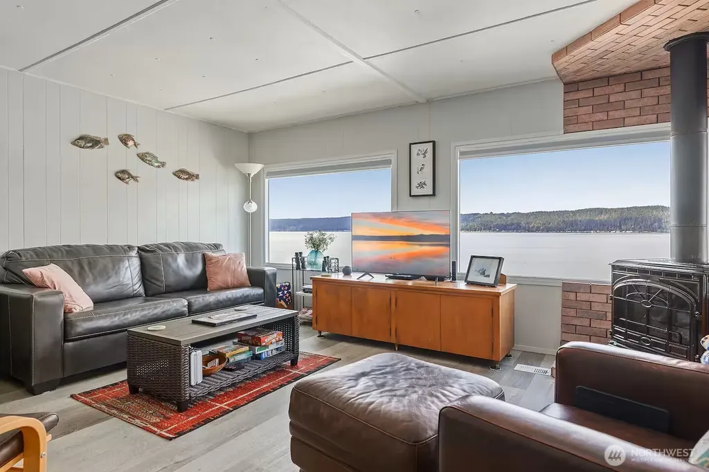 18231 NE North Shore Road Tahuya WA 98588