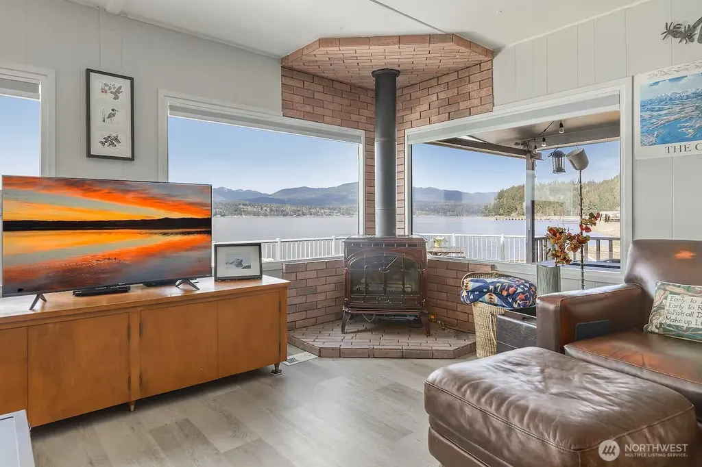 18231 NE North Shore Road Tahuya WA 98588