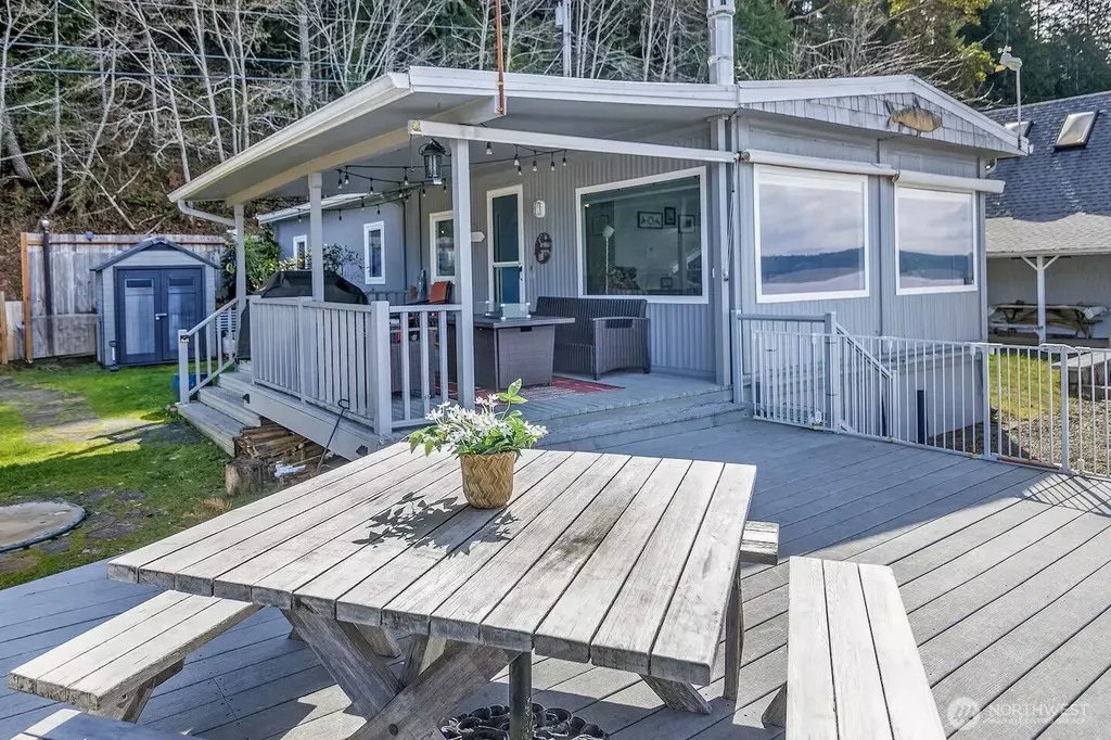 18231 NE North Shore Road Tahuya WA 98588
