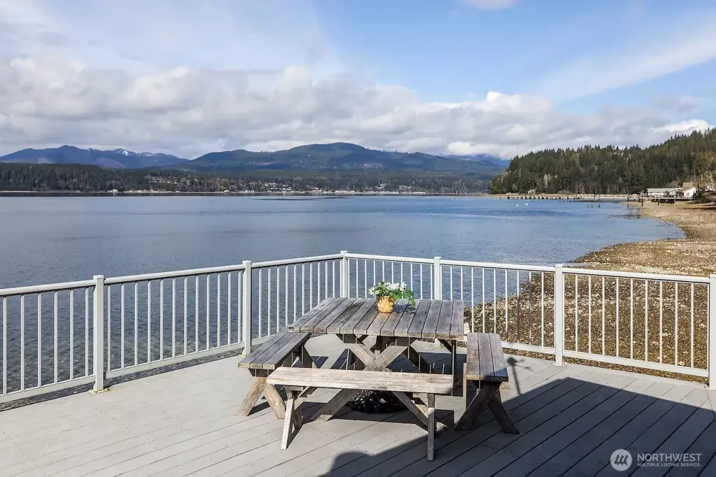 18231 NE North Shore Road Tahuya WA 98588
