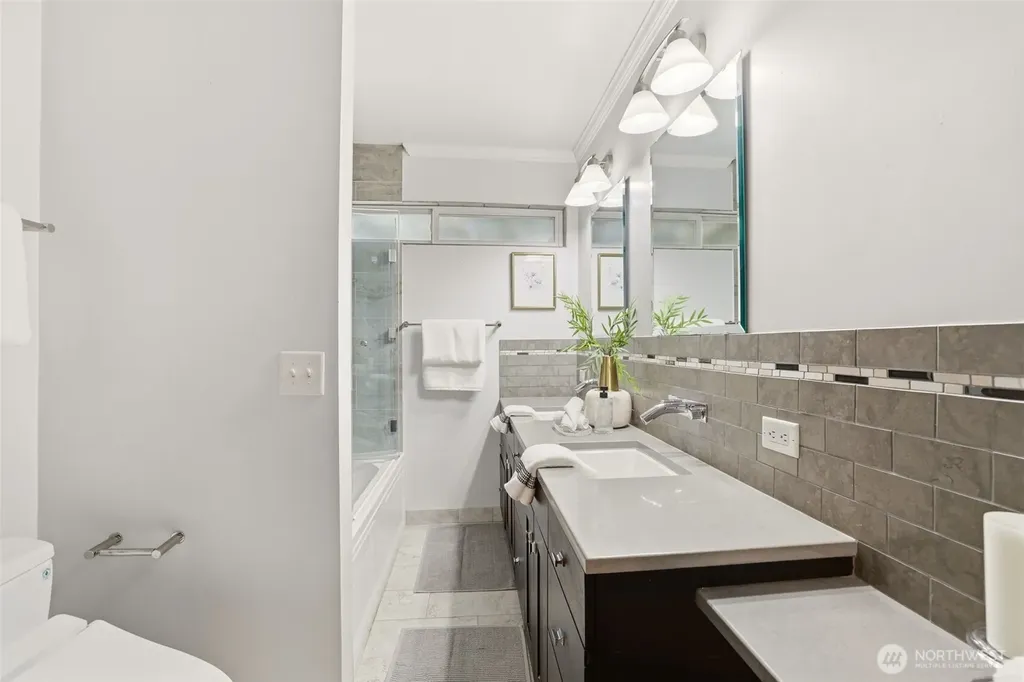 9732 59th Avenue S Seattle WA 98118