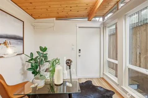 9732 59th Avenue S Seattle WA 98118